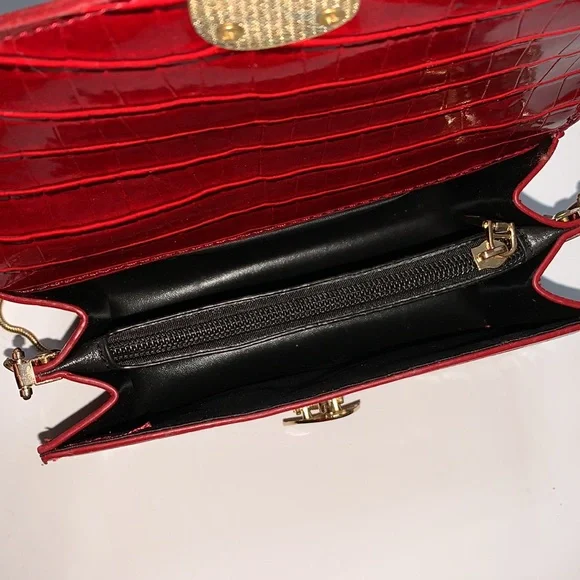 Women's Faux Crocodile Skin Crossbody Bag - Picture 7 of 8